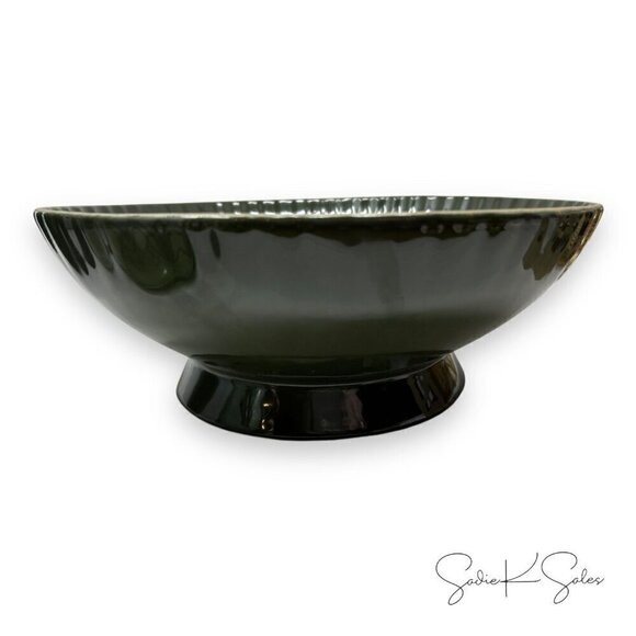 Scallop Stoneware Footed Serving Bowl Christmas - Hearth & Hand Magnolia 2024 - Picture 7 of 8